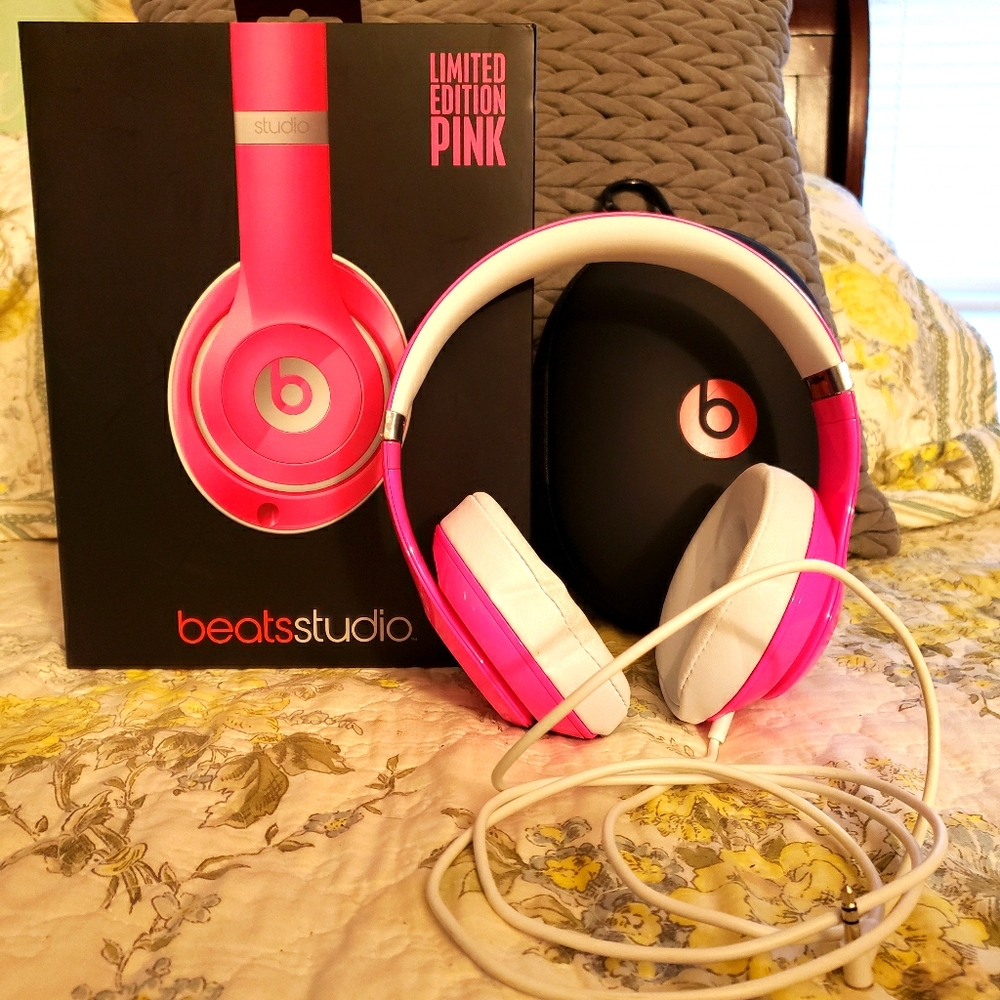 Hot Pink Limited Edition Studio Beats